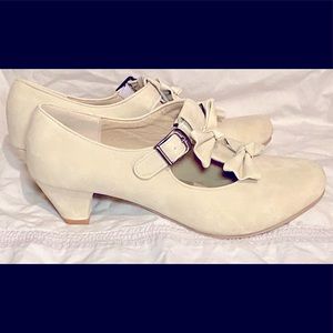 Light cream suede heels